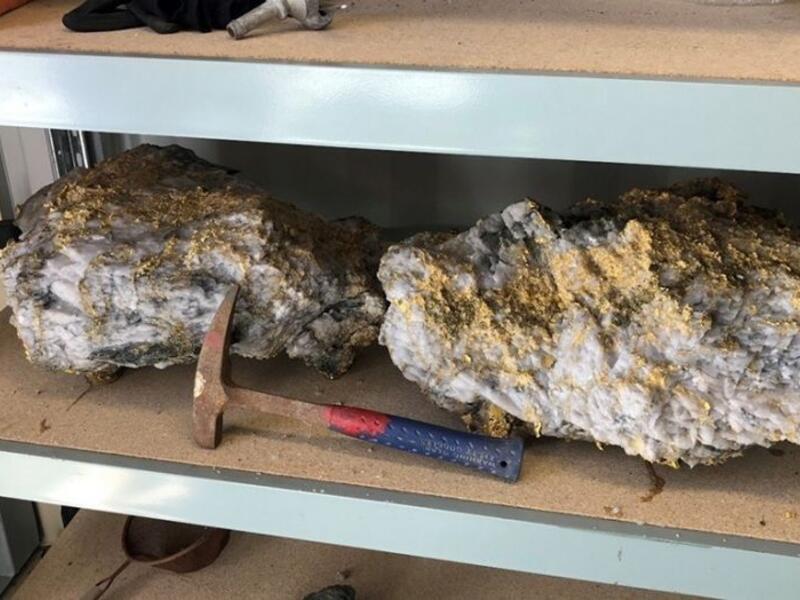 Biggest Gold Nugget in History (Twitter)