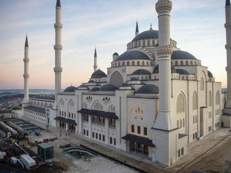 A general view at the Camlica Republic Mosque in Istanbul, created by two female architects, Bahar Mızrak and Hayriye Gül Totu, opened on March 7, 2019.
Yasin AKGUL / AFP