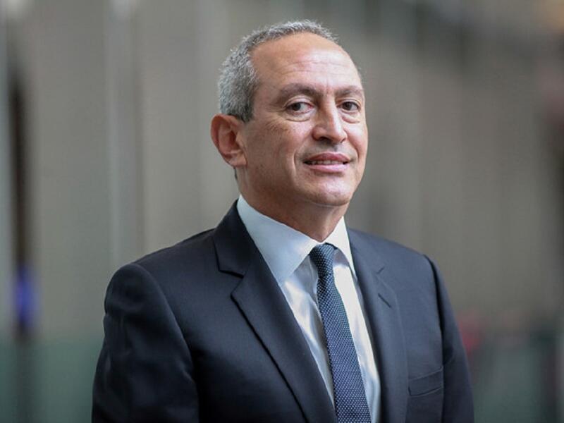 ناصف ساويرس: أحد أكبر رجال الأعمال المصريين، الرئيس التنفيذي لشركة أوراسكوم للصناعات الإنشائية، وقيمة ثروته 3.9 مليار دولار أمريكي.