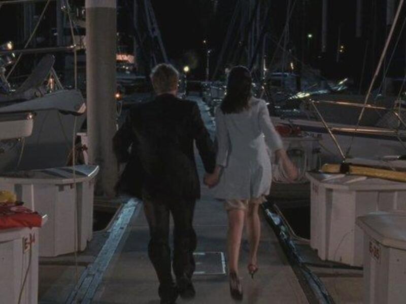 What would your mother do if you stole something and spent the night in jail? Well, she probably would think you are bound to embrace a life of crime. Lorelai, however, understood that it was just a teen's slip-up, and reacted with a rare sense of humor making fun over the entire situation.