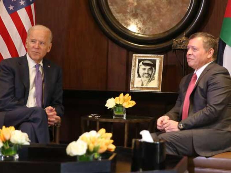 US Vice President Joe Biden meets with Jordan's King Abdullah in Amman, March 10 2016. (AFP/File)
