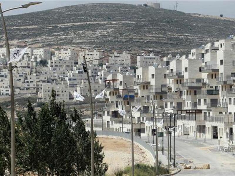 The picture taken on April 14, 2016 shows a partial view of the Israeli settlement of Givat Zeev near the West Bank city of Ramallah. (AFP)