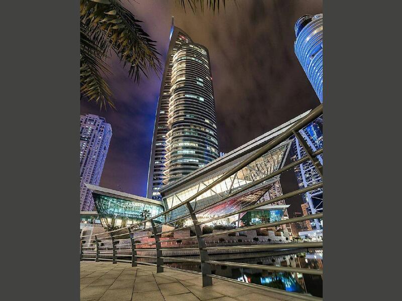Another of Dubai’s triumphs and once the tallest building in the world, the Almas Tower is said to have taken its design from the unique shape of diamonds, which also lent it its name. The construction of this 360m office tower by ACC took only four years, from 2005 to 2009. It was built primarily for the Dubai Diamond Exchange.