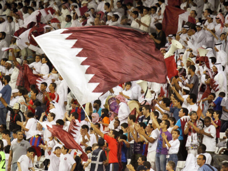 Does Qatar really have that many football fans? In order to create the impression of a full stadium, Qatar bought “fans” with money in 2015, when migrant workers from Asia and India were first trained in chanting songs they did not understand and paid up to 30 riyals (£5) for attending the matches.