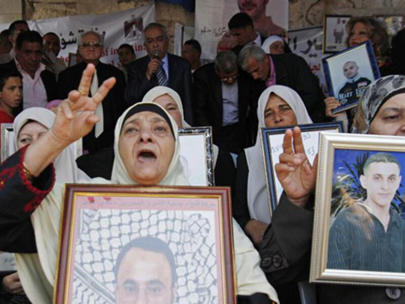 1300 Palestinian political prisoners are currently on hunger strike in Israeli jails, demanding better communication with family members, better medical treatment and the provision of air-conditioning. Prisoners also request the end of solitary confinement and administrative detention, under which Palestinians can be hold without charges for years.