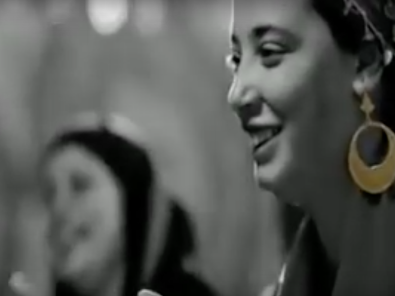 A still from the advertisement, featuring the famous earrings (Youtube)