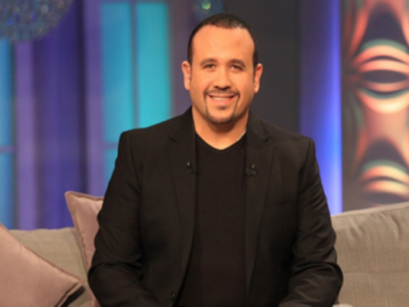 الفنان هشام عباس