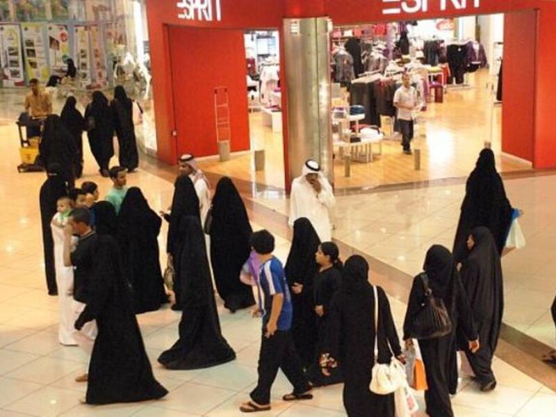Saudis take a break from 'protesting' in the mall, Arab Spring Redux
