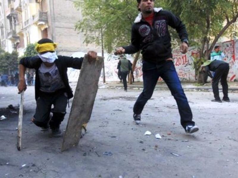 People V Army: No love lost between the people & the military. Soldiers in the initial revolution sided with the people against the
'regime'. Disillusioned folk are back at Tahrir demanding an end to military rule, that through its 'military' trials has 
shown a harshness that is an unwelcome substitute to Mubarak. 