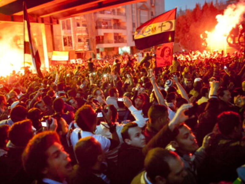 Anti-military protestors aflame ahead of Egypt's elections 