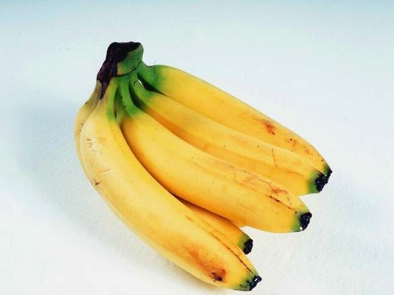 Unforgettably, the fruit 'n' veg man who was very soon viewed 'bananas': This Imam living in Europe issued his own fatwa deeming all fruit & vegetables resembling the male phallic organ (penis) off limits for women- in the kitchen or in the market. Ladies, you'll have to let your menfolk handle the groceries & peeling, chopping. Too bad, guys.
