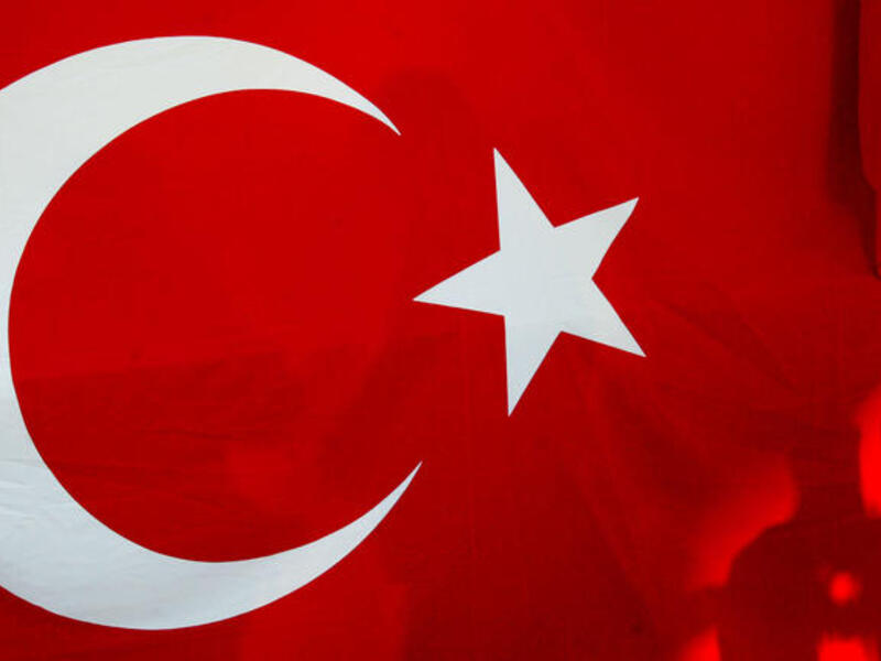 يبدو ان بعض الدول الخليجية تفضل انضمام تركيا للمجلس، وذلك أملا قي تكوين جبهة أقوى ضد المصالح الإيرانية في الخليج العربي.