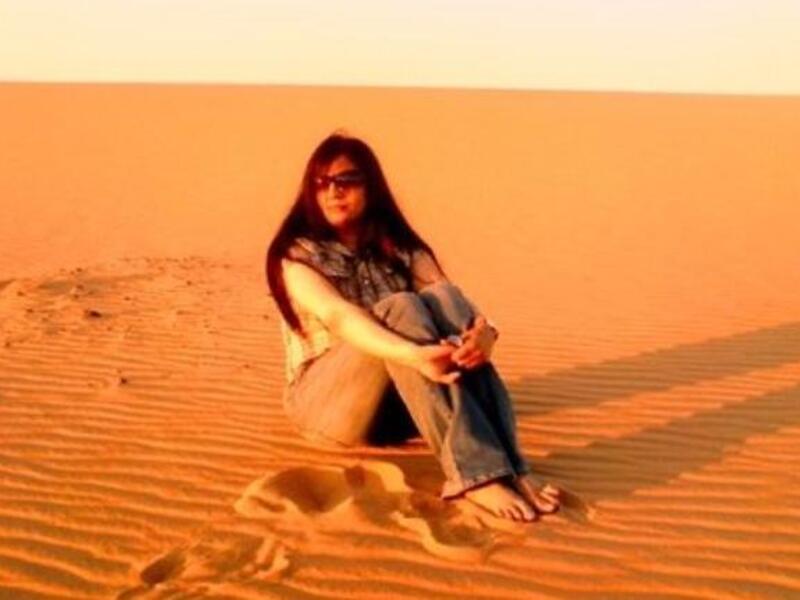 She described Gulf people as being "bulls and dummies" because they filmed and documented the Sand storm that struck 
Kuwait and the KSA.