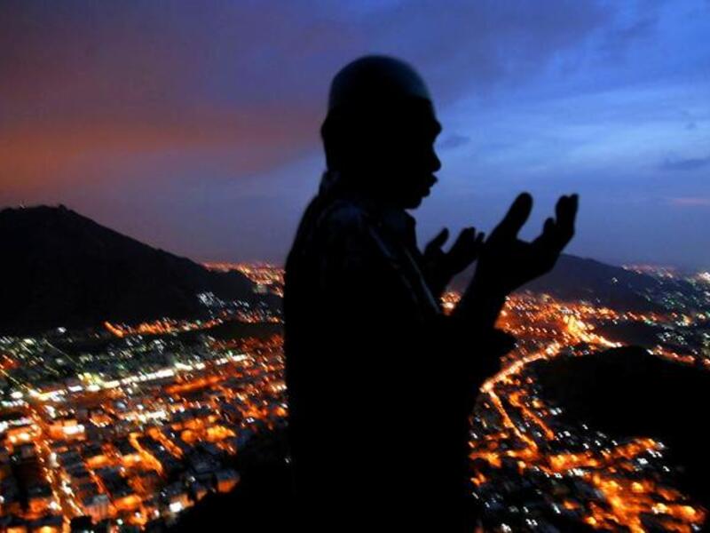 Final rituals: The farewell Tawaf falls on the 12th/13th, and is a final opportunity to ask Allah's forgiveness, make 'du'a' or blessing for loved ones. This final circuit signals that the pilgrim drink water from Zamzam, 
kiss the threshold of the door of the Ka’aba, and leave the Ka’aba walking backwards, looking at it the last time. 