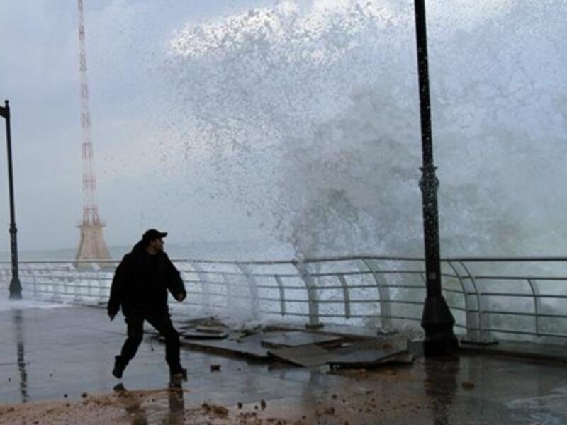 High waves hit Beirut promenades 