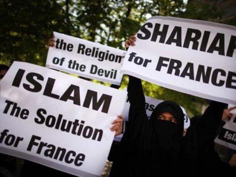 Muslims protest for Islam in France