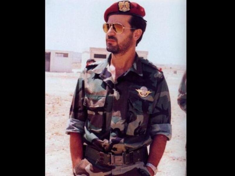 باسل الأسد الشقيق الراحل لبشار والذي كان مرشحا للرئاسة، توفي في حادث سيارة  ويقول البعض أنه قتل بسبب صراعات عائلية حول السلطة.