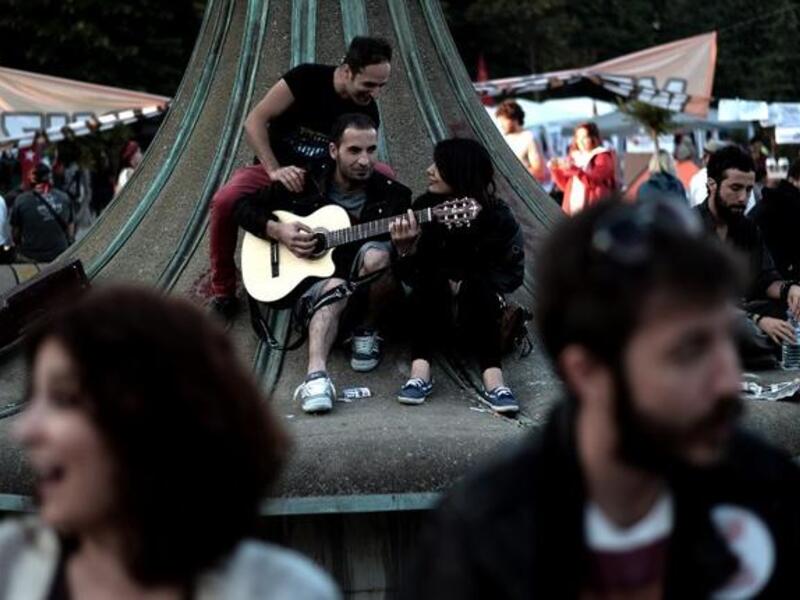 The Gezi Park protest quickly took on the feel of a summer music festival, as students lounged around on the grass, drinking beer and eating out of plastic trays, so it was inevitable ‘the guy with the guitar’ would show up to strum a little Pink Floyd