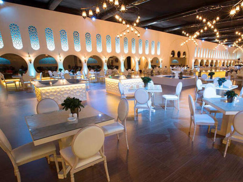 خيمة داون تاون في دبي الإمارات