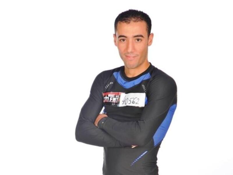 Hussein Rasmi balances for Egypt in AGT