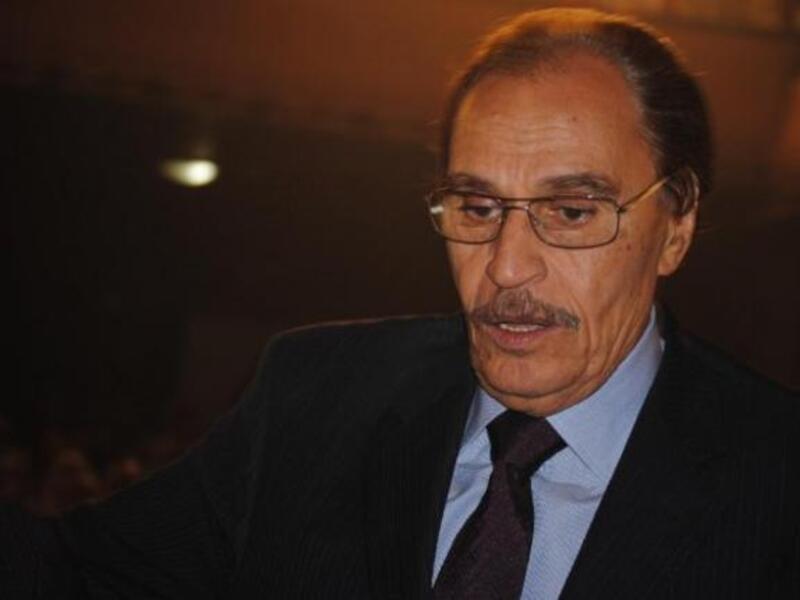 صرح عزت العلالي بأن على كل مصري أن يدلي بصوته في الانتخابات وأعلن عن نيته بالمشاركة في التصويت.