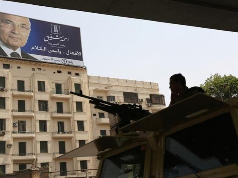 Arabs Got Issues: Egypt split, Shafiq V. Mursi