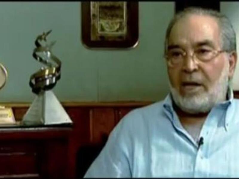Hassan Yousif: Newspaper 'Dunya Al Watan'. The actor Hassan Yousef described the young Egyptians loitering about in Tahrir Square as a mob of cowards and thugs.