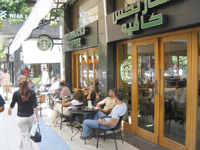 Hamra stays alive for Ramadan in Lebanon