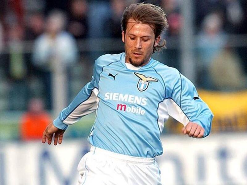 الإسباني جايزكا ميندييتا: انتقل من فالنسيا للاتسيو مقابل 42 مليون جنيه استرليني عام 2001، لاعب ميدلزبره السابق الذي اعتزل اللعب نهائياً عام 2008 وكان أحد أفضل لاعبي الوسط في العالم مع الخفافيش، إلا أنه فشل فشلاً ذريعاً في إيطاليا.