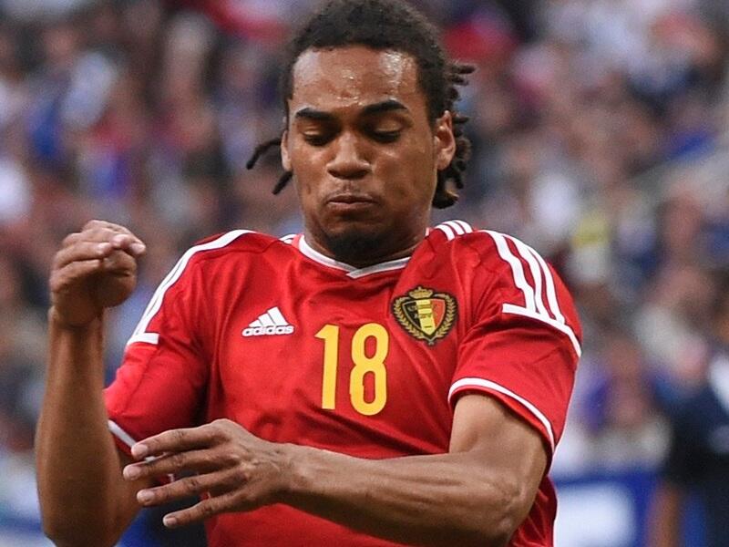 المدافع البلجيكي جايسون ديناير (20 عاماً): قضى لاعب مانشستر سيتي الواعد فترة إعارة ناجحة مع غالاتاساراي مما رفع من قيمته، سيعتمد عليه المدرب مارك فيلموتس لتعويض الثغرة الكبيرة التي خلفها غياب القائد فينسان كومباني المصاب.