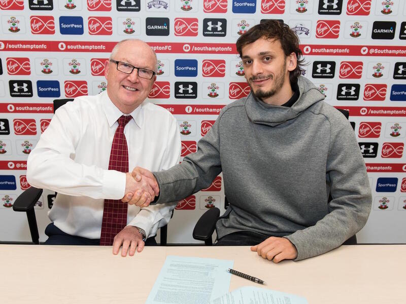 المركز السادس: المهاجم الإيطالي مانولو غابياديني - من نابولي إلى ساوثهامبتون مقابل 17.6 مليون يورو.