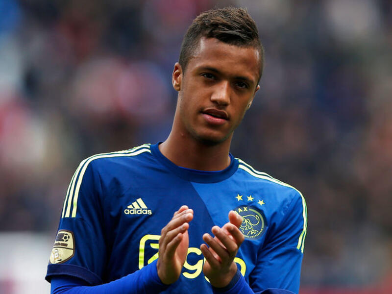 المهاجم الهولندي ريكاريو زيفكوفيتش (معار لفيليم الثاني من أياكس امستردام)