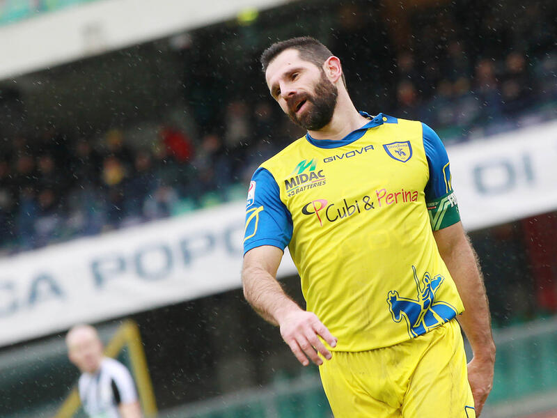 المهاجم الإيطالي سيرجيو بيليسير: لعب في صفوف كييفو فيرونا لـ 14 عاماً ونصف حتى الآن.