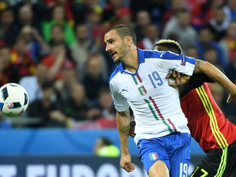 المدافع الإيطالي ليوناردو بونوتشي: خطأ وحيد أمام جمهورية إيرلندا، ولكن ذلك لا يعني أنه لم يكن أبرز مدافعي البطولة، وتحديداً في لقاء الآتزوري أمام بلجيكا الذي صنع فيه الهدف الأول وظهر خلاله بصورة متميزة.