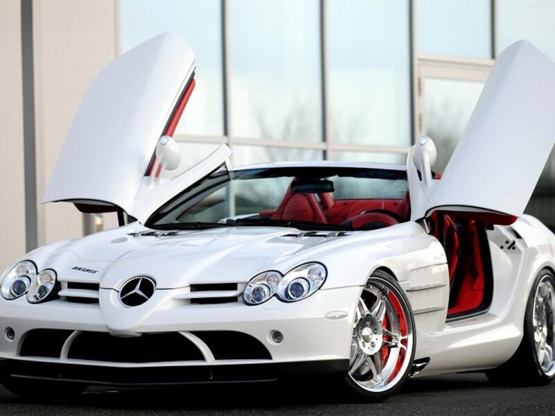 6- المهاجم السنغالي الحجي ضيوف: مرسيدس بينز إس إل آر ماكلارين وسعرها 420 ألف جنيه استرليني