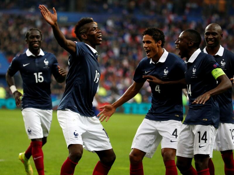 المجموعة الأولى: فرنسا x سويسرا (19 يونيو): يعد منتخب الديوك صاحب الضيافة والذي تزخر صفوفه بالنجوم الشابة أحد أبرز المرشحين للفوز باللقب، إلا أنه سيكون عليه أولاً تخطي عقبة غريمه السويسري العنيد.