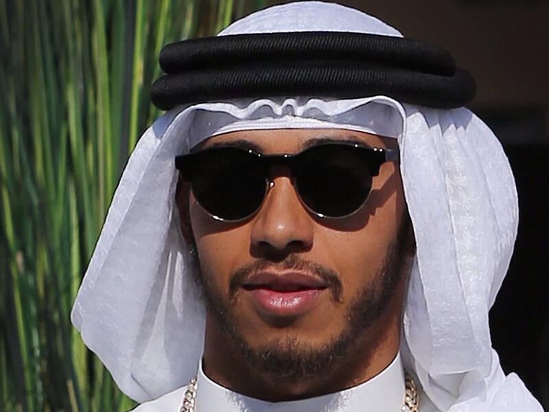 Racing ace Lewis Hamilton arrives at the Bahrain Grand Prix in a Thawb, the traditional Arabic dress of men (source: zetbradaily.blogspot.com)