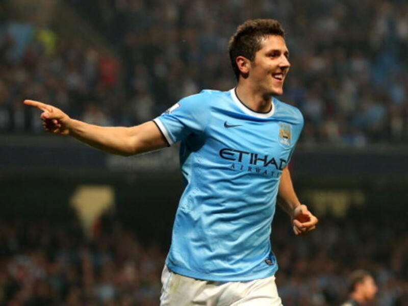 المهاجم المونتينيغري ستيفان يوفيتيتش: انتقل من فيورنتينا إلى مانشستر سيتي عام 2013 مقابل 20 مليون جنيه