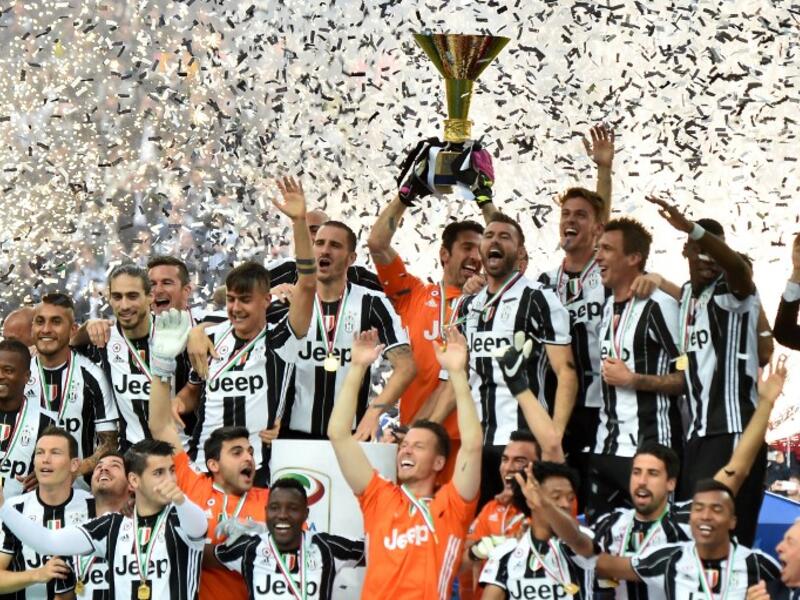 تحقيق يوفنتوس للقبه الـ 32 في الدوري الإيطالي بعدما جمع 91 نقطة من 38 مباراة.