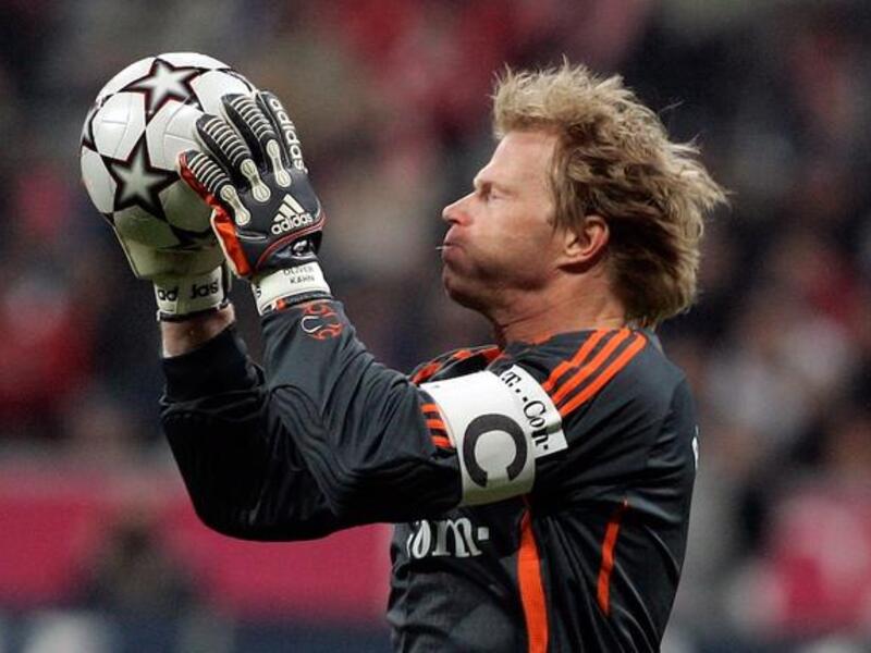 الحارس الألماني أوليفر كان (كارلسروه وبايرن ميونخ).