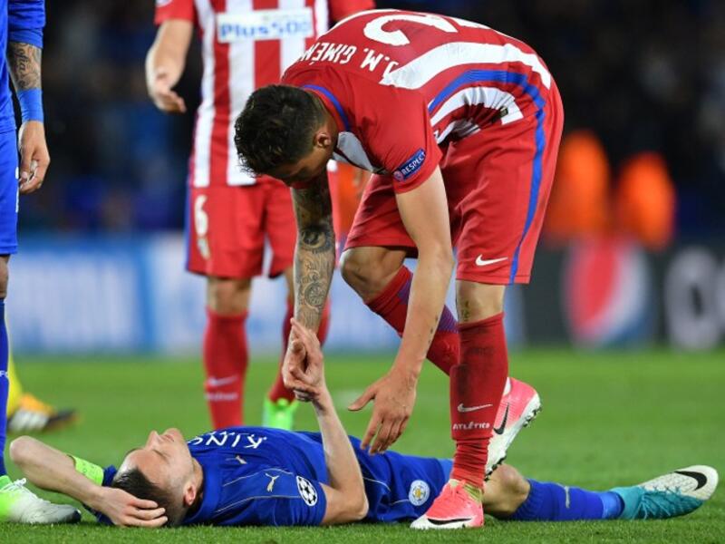 ليستر سيتي 1-1 أتلتيكو مدريد: غادر الفريق الإنجليزي البطولة برؤوس مرفوعة بعدما حقق إنجازاً تاريخياً في مشاركته الأولى في البطولة مؤكداً أن فوزه بلقب الدوري الإنجليزي الممتاز الموسم الماضي لم يكن محض صدفة.