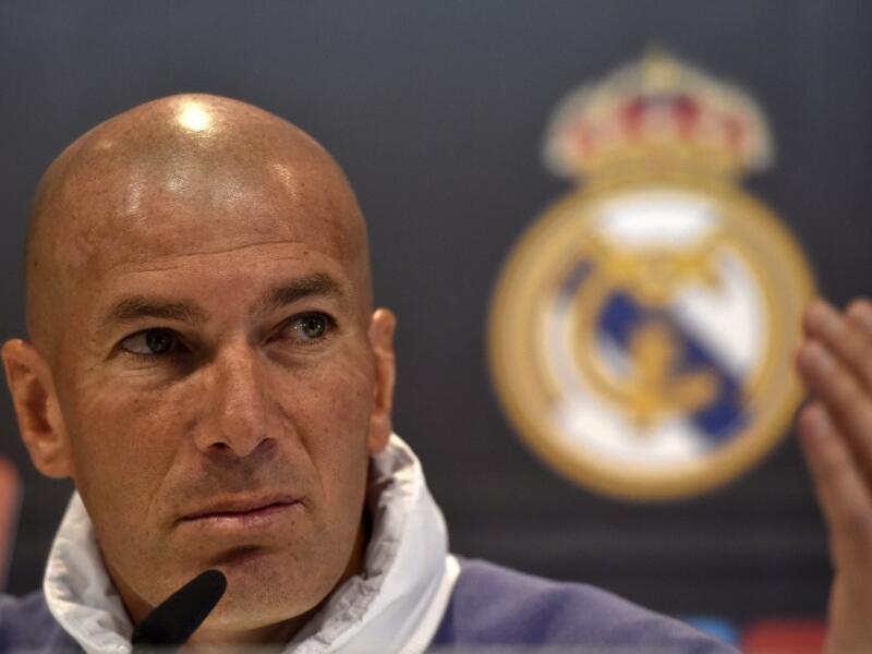 Real Madrid's French coach Zinedine Zidane gestures during a press conference at Valdebebas training ground in Madrid on April 22, 2017, on the eve of the Spanish League Clasico football match Real Madrid CF vs FC Barcelona.
GERARD JULIEN / AFP