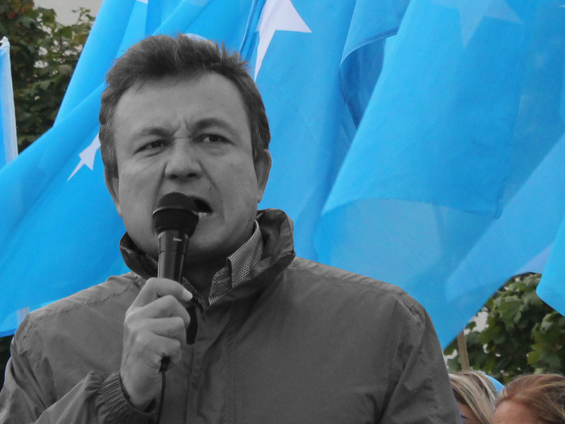 Dolkun Isa speaks at a Uyghur rally (World Uyghur Congress)