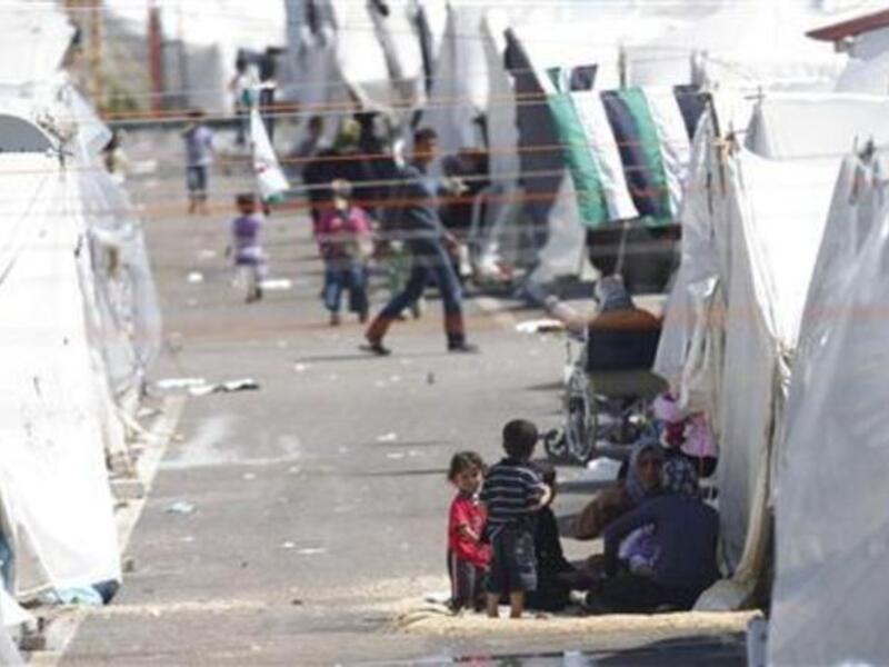 As Syrians flee the dangers, the closing of the borders of Jordan and Turkey is a possibility.