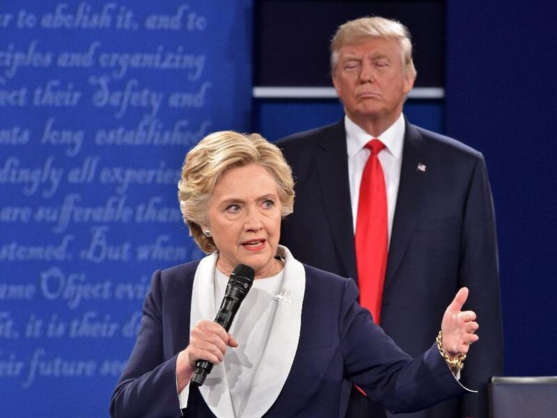 Trump and Clinton during Sunday's presidential debate in St. Louis, Missouri (AFP/Paul J.Richards)