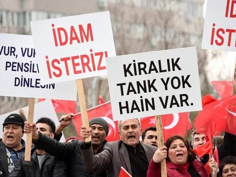 Turkish protestors chant slogans against the 47 suspects whose trial for plotting to assassinate President Recep Tayyip Erdogan starts February 20th, 2017. (AFP/File) 