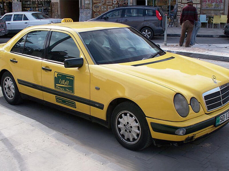 When the sun finally sets, everyone is in a rush to get to the iftar they’ve been invited to that evening. But someone’s got to drive them there, meaning it’s prime time for taxi drivers to make their money. So while most people are breaking their fast, cabbies are stuck behind the wheel with grumbling bellies.