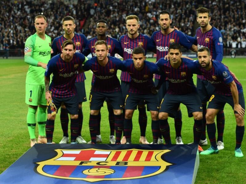 المركز الأول: برشلونة الإسباني برصيد 4276 نقطة.