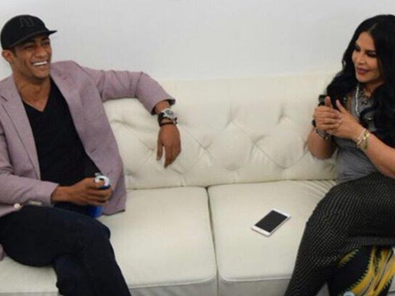 حرصت أحلام على زيارة الفنان محمد رمضان أثناء عرض مسرحيته أهلا رمضان ووجه رمضان الشكر لأحلام ونشر عبر فيس بوك صورة تجمعهما معلقا” النجمة الإماراتية أحلام  نورتي أمس مسرح الهرم وسعدت بمعرفتك عن قرب.تمنياتي لكي بالتوفيق في حفلتك القادمة ببلدك الثاني مصر العظيمة”.