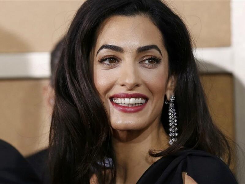 أمل علم الدين: أعلنت المحامية اللبنانية عن حملها بتوأم من زوجها  الممثل الأمريكي جورج كلوني، والتي حظيت باهتمام إعلامي زائد نظرًا لزواجها بنجم سينمائي.
